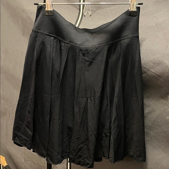 Elegant Black Women's Skort - Picture 1 of 8